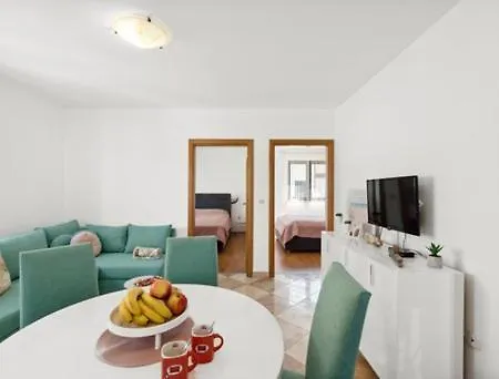 Apartment Lorena *