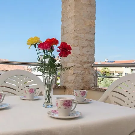 Lorena Apartman *